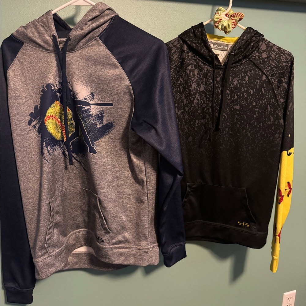 BOOMBAH hoodie 2 with softball scrunchie